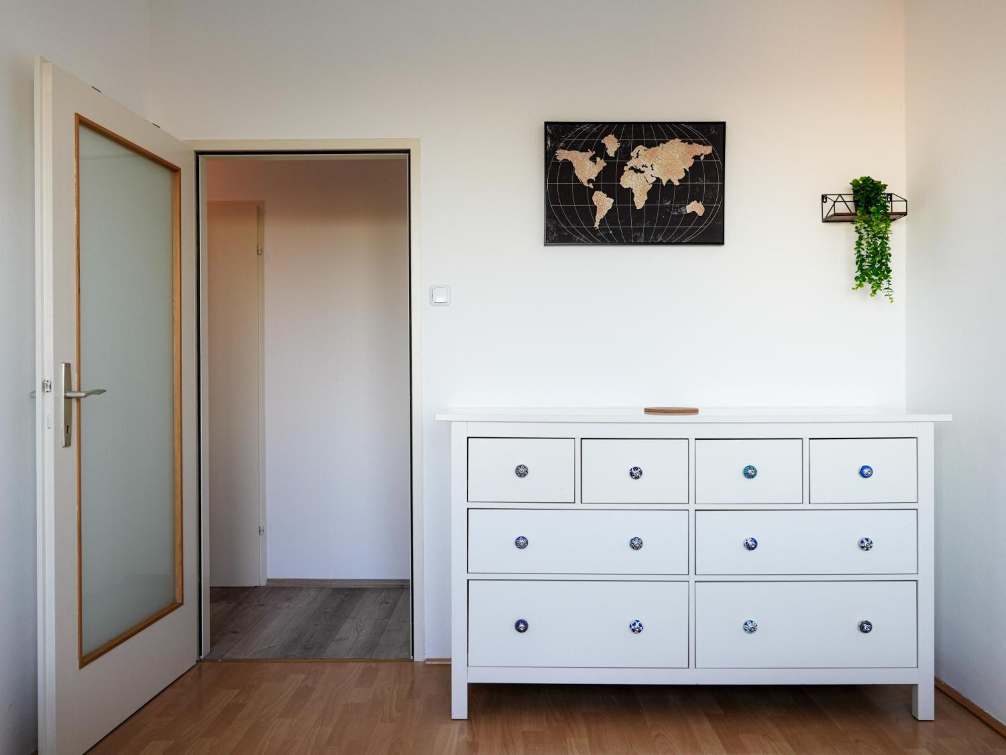 Spacious Apartments With View & Free Parking Винер-Нойштадт Экстерьер фото